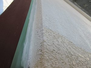 吸込み止めをモルタル外壁は必ず塗布する